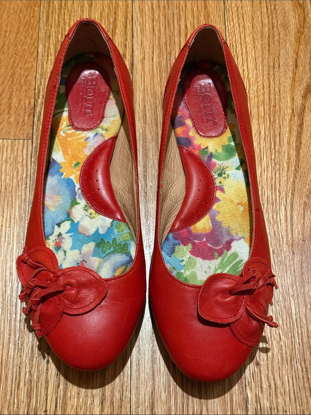 Born Cherry Red Leather Floral-Insole Flower Detailing Round Toe Flats Size 8.5
